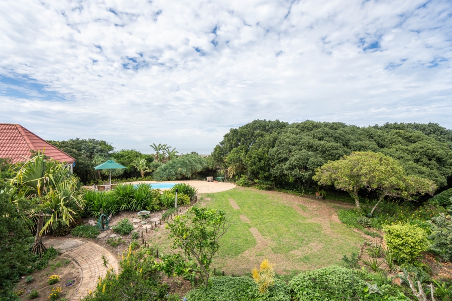 7 Bedroom Property for Sale in West Beach Eastern Cape